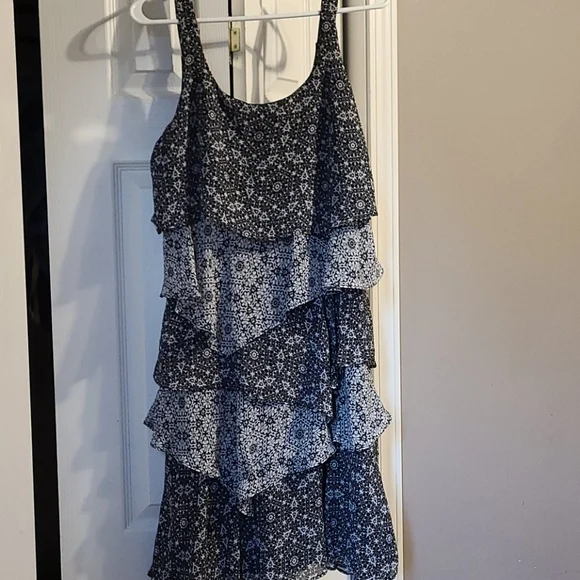 B51-Bethany:womens  large ruffled dress blk/white - Picture 3 of 3